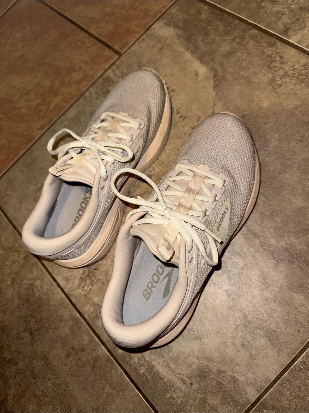 Brooks Revel 7 sneakers